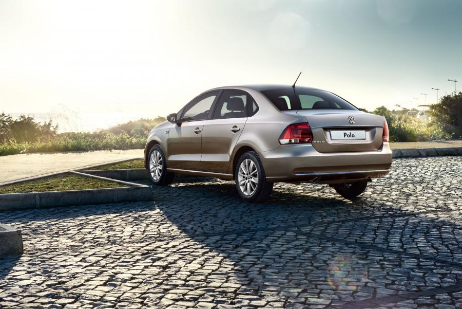  Volkswagen Polo Sedan 2015 года  (фото 2 из 30)